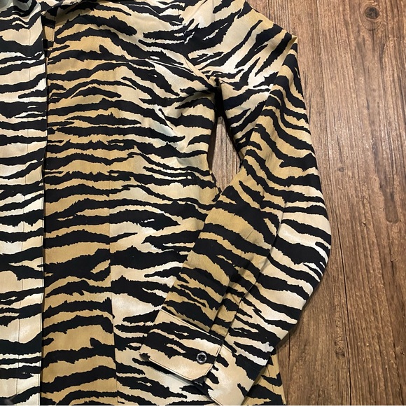 Chicos tunic size 0 Zebra Print Button-Up Shirt - Picture 7 of 8